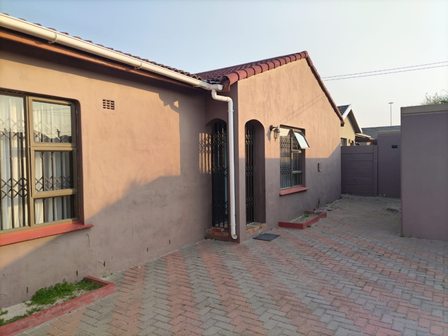 3 Bedroom Property for Sale in Khaya Western Cape